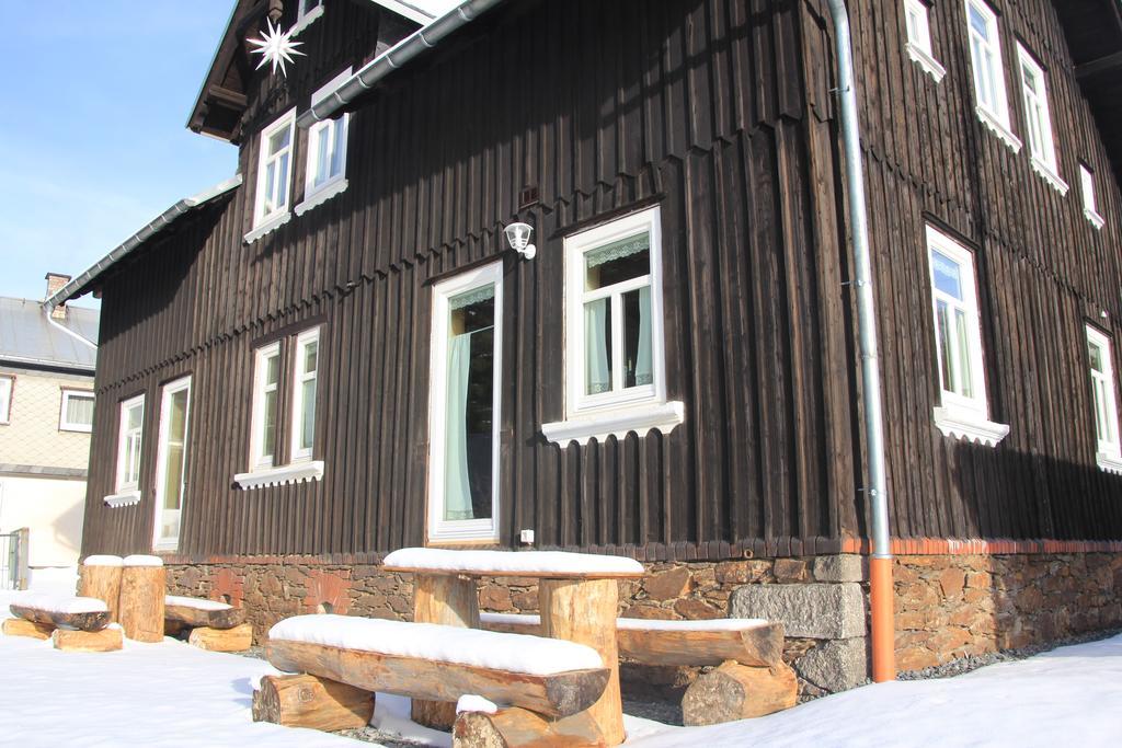 Ferienhaus Anno Dazumal, wie zu Oma`s Zeiten Klingenthal Exterior foto