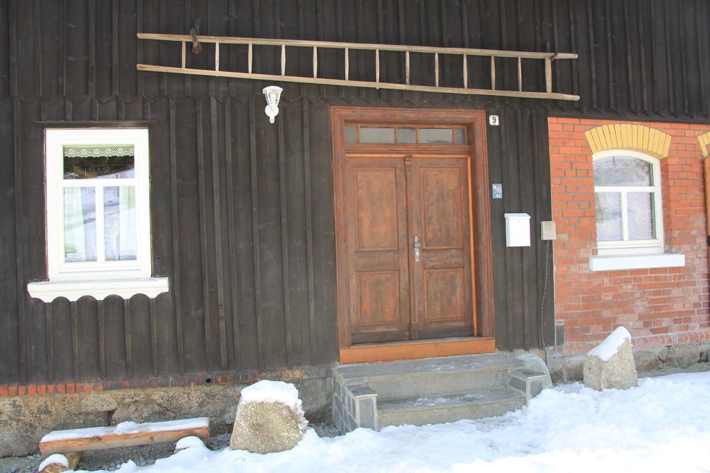 Ferienwohnung Ferienhaus Anno Dazumal, wie zu Oma`s Zeiten Klingenthal Exterior foto