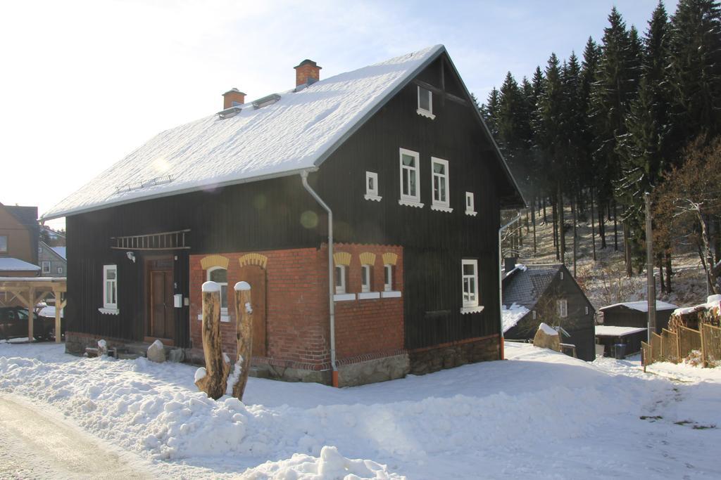 Ferienwohnung Ferienhaus Anno Dazumal, wie zu Oma`s Zeiten Klingenthal Zimmer foto