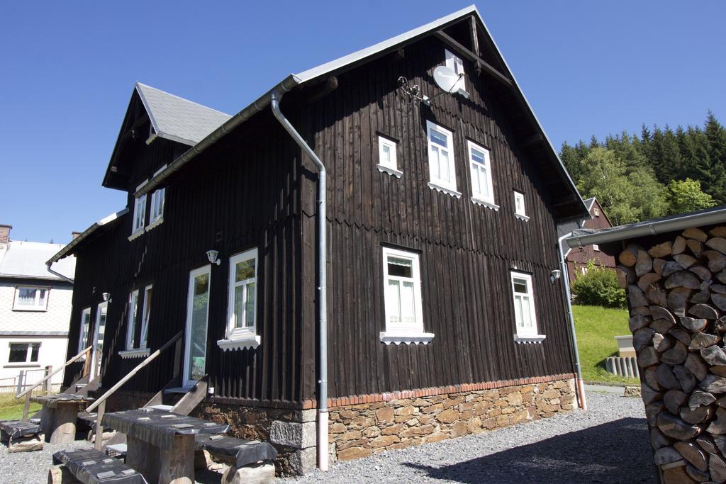 Ferienwohnung Ferienhaus Anno Dazumal, wie zu Oma`s Zeiten Klingenthal Exterior foto